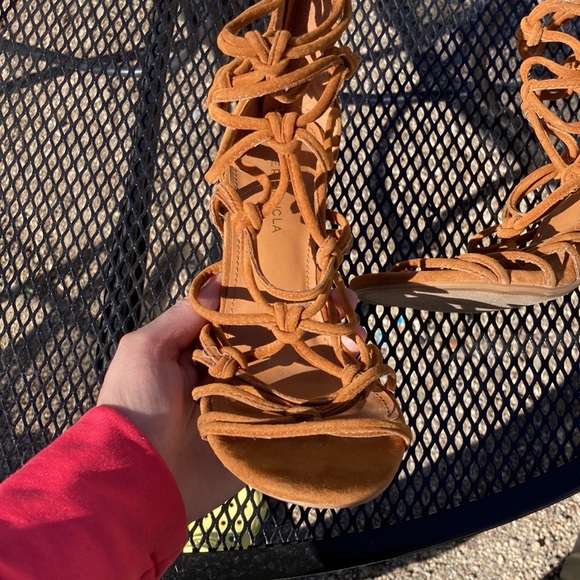 Booties straps. - Picture 4 of 4